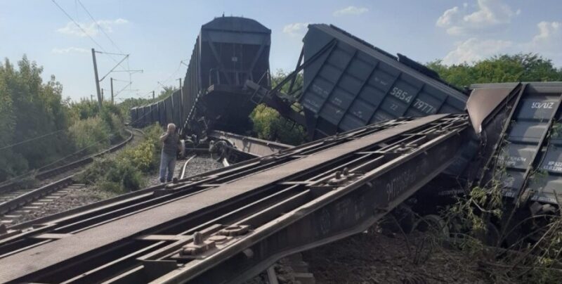 train derailment romania