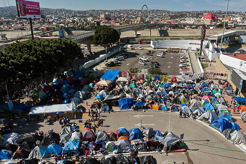 Click to enlarge illegal migrants tijauana
