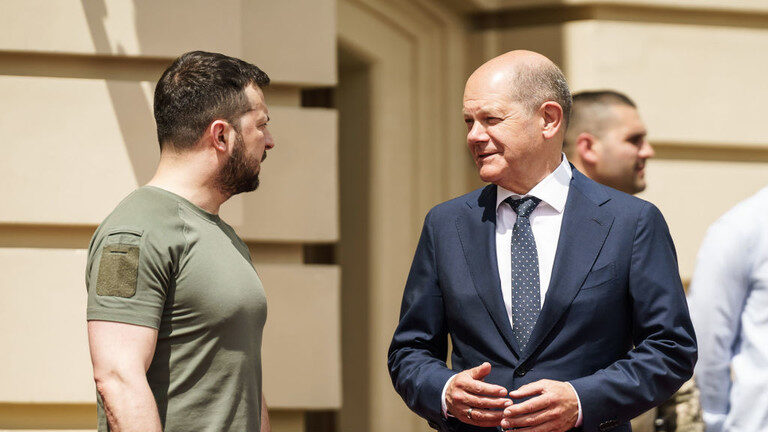 Click to enlarge Volodymyr Zelensky Olaf Scholz