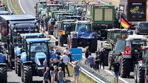 Click to enlarge dutch farmer convoy