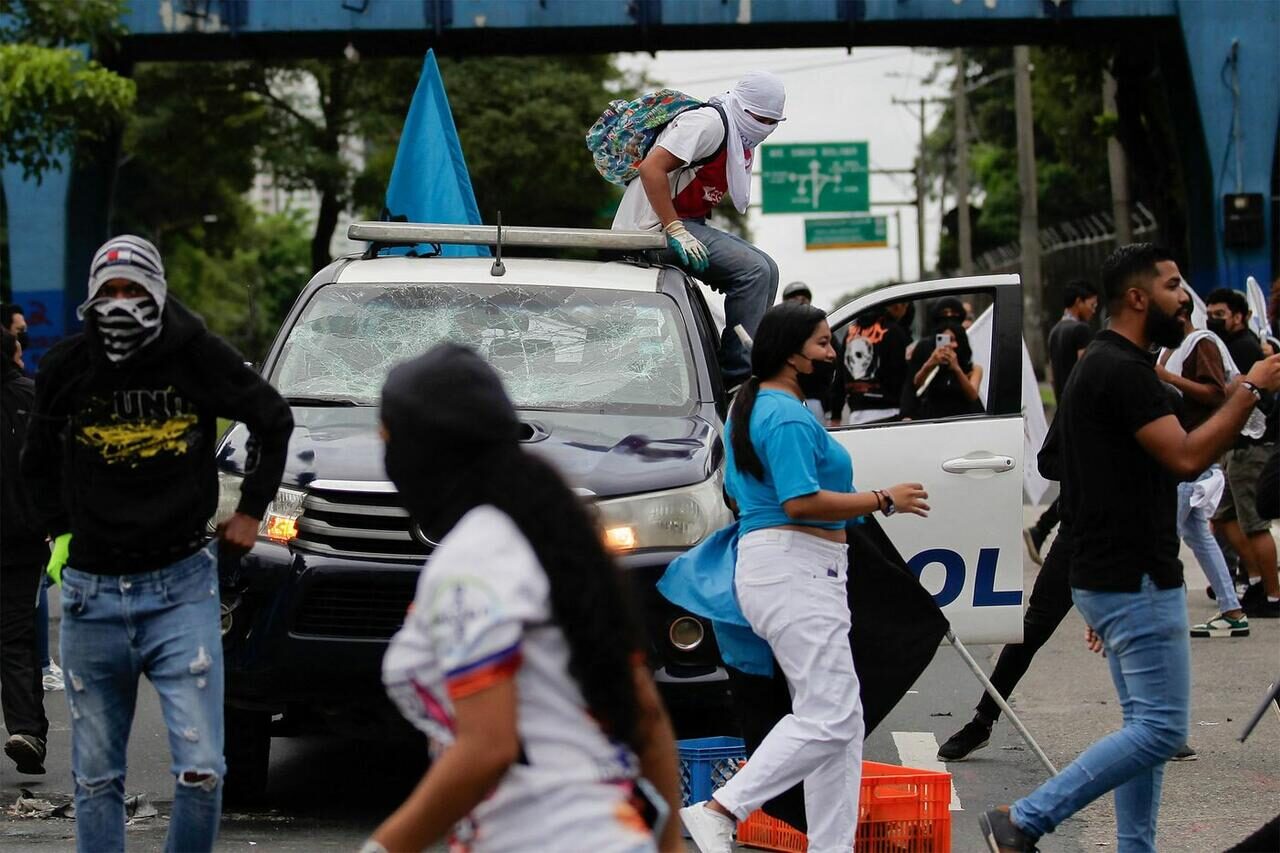 Click to enlarge Panama protest