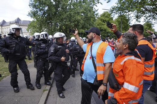 Click to enlarge dock workers strike Germany