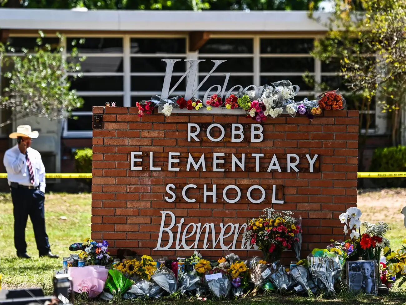 robb elementary flowers