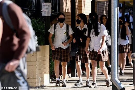 Masked students in Queensland