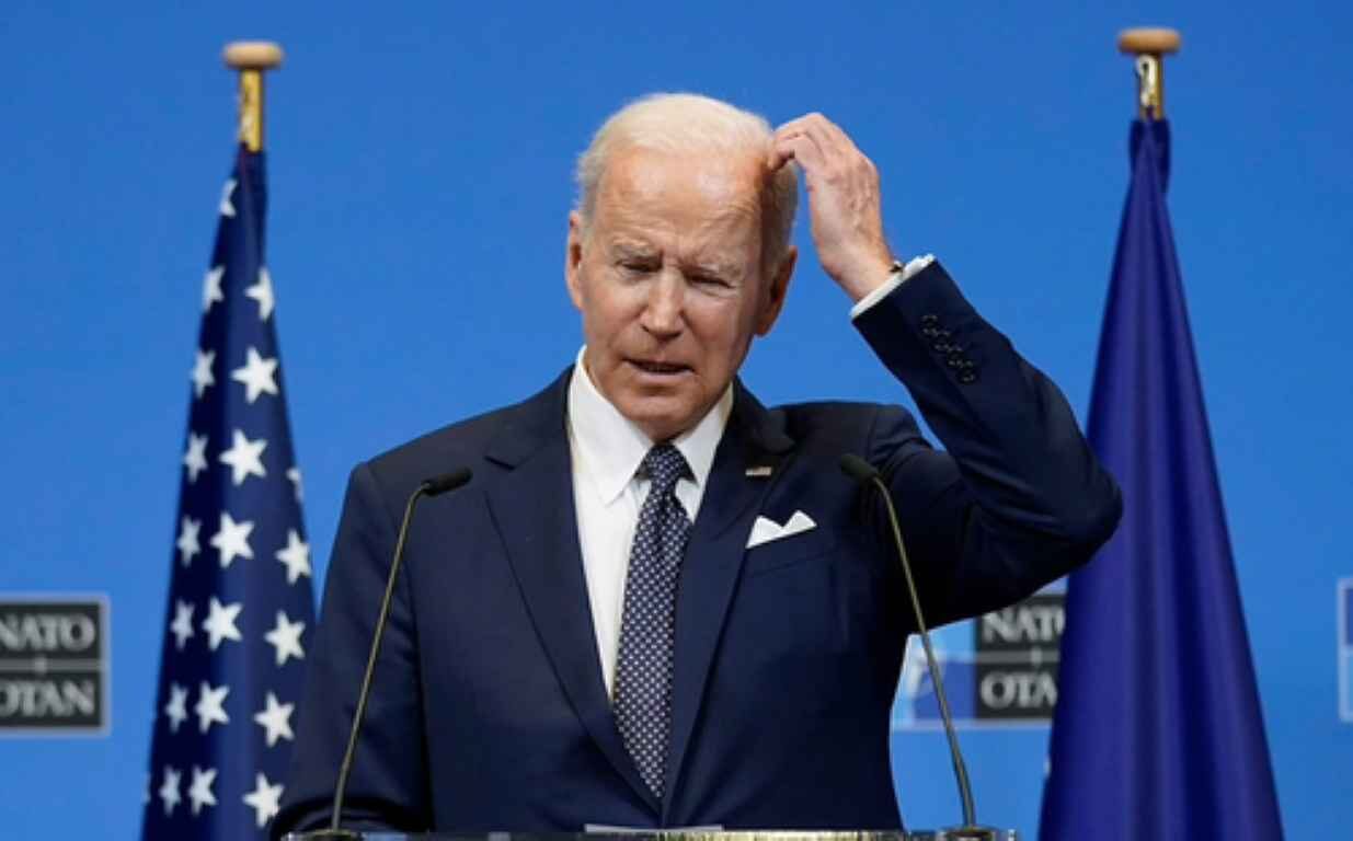 Click to enlarge biden scratching head