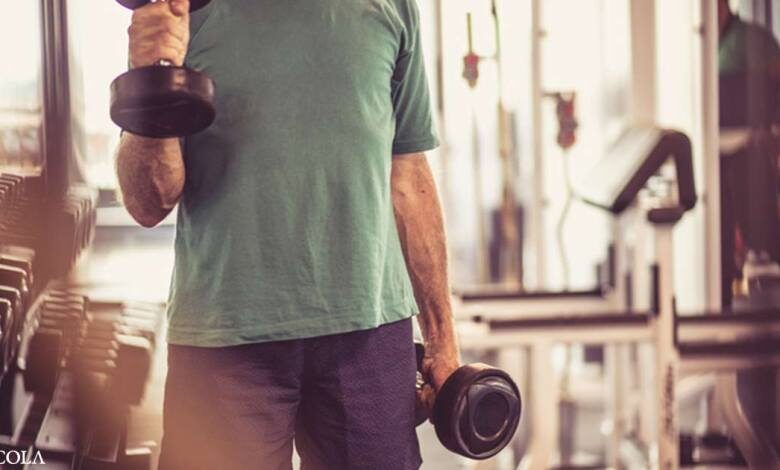 weight lifting gaining muscle