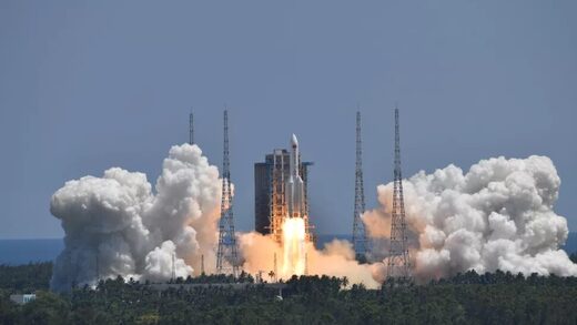 Click to enlarge china space rocket
