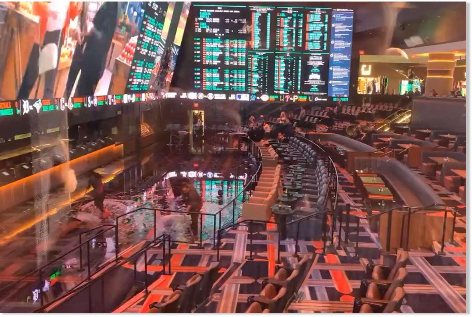 Las Vegas flooding Multiple casinos, entire Strip, airport under water