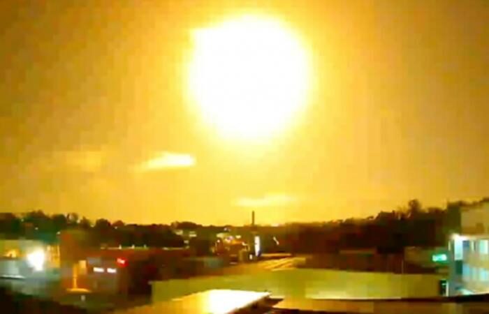 Meteor sighted last night was a rock up to 16.4 feet in diameter that exploded in the atmosphere
