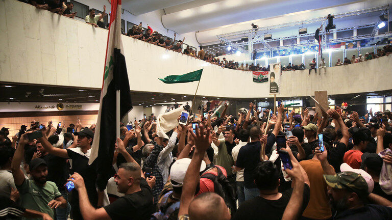 iraq parliament storm protesters