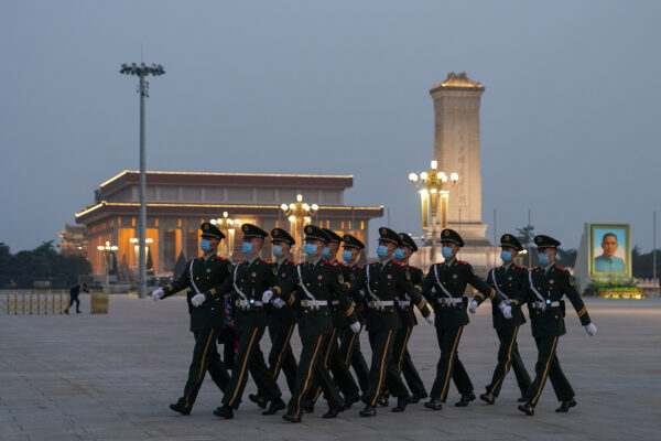 Click to enlarge Chinese military personnel