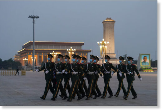 Chinese military personnel