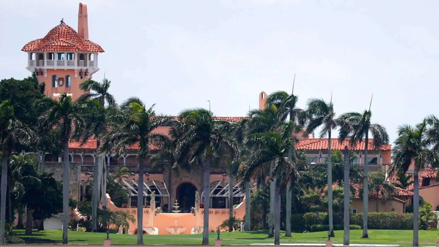Click to enlarge trump residence mar-a-lago