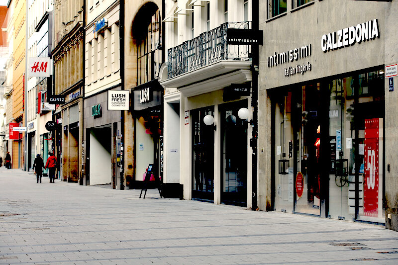 Click to enlarge empty street