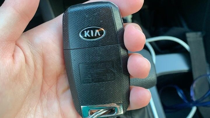 Click to enlarge Kia car keys