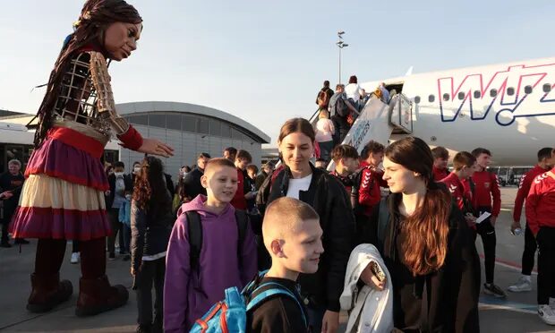 Click to enlarge ukraine refugees britain