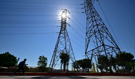 California power grid failing: Governor declares state of emergency, tells residents to raise thermostat to 78 degrees and NOT to charge electric cars
