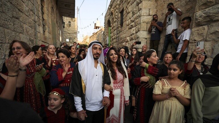Click to enlarge palestinian christian wedding