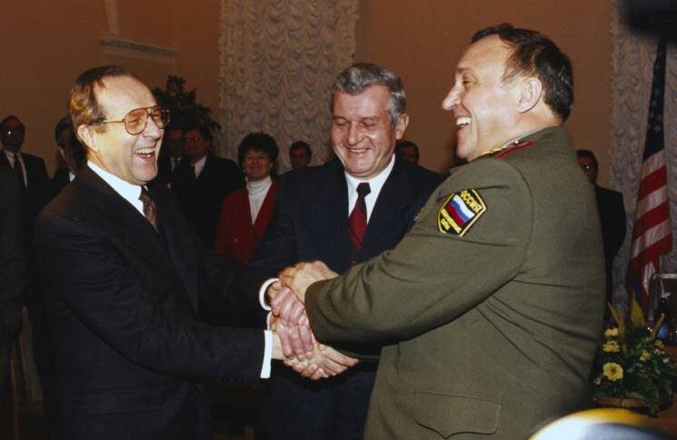 Click to enlarge defense ministers US Russia Ukraine