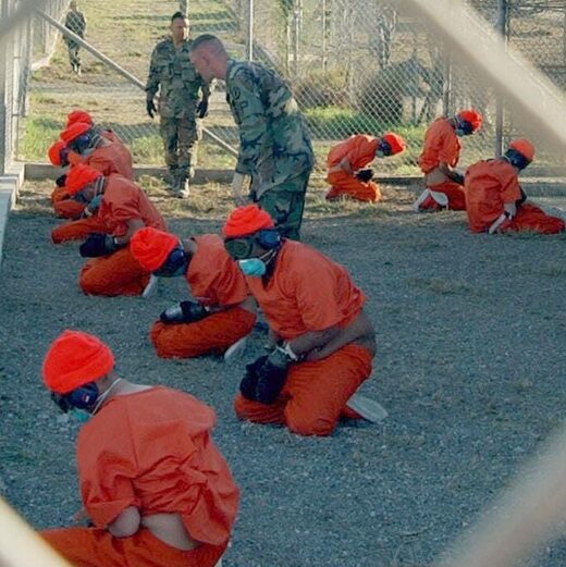 Guantánamo prisoners masks