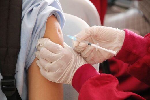 needle vaccine children kid
