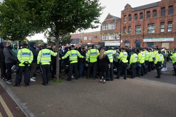 Click to enlarge Muslim hindu uk clashes