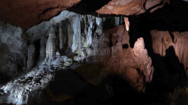 Mawmluh cave