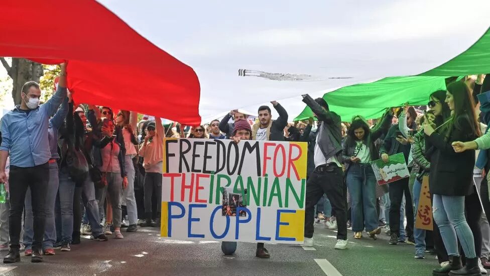 iran protest Paris