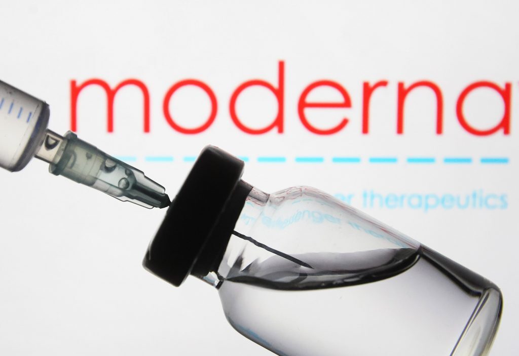 moderna vaccine bottle syringe