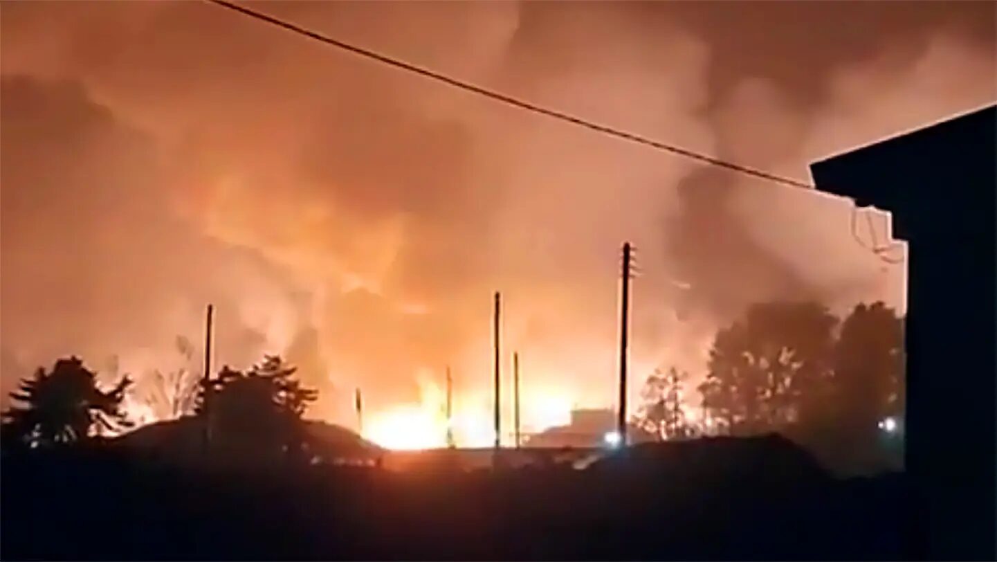 Click to enlarge south korea airbase explosion