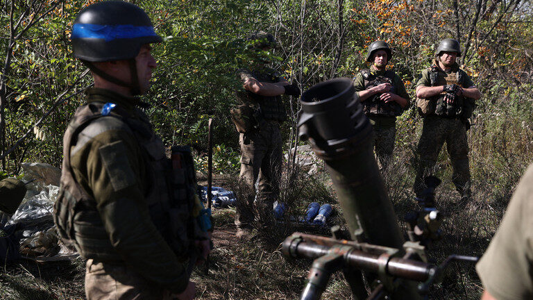 Ukrainian servicemen