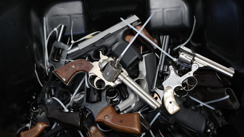 guns