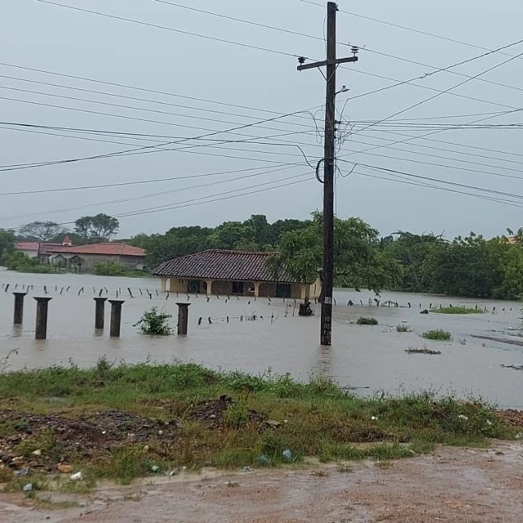 Floods in El Cubulero in Valle Department