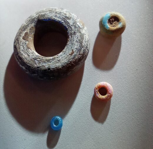 A single tiny bead can reveal a global history A single tiny bead can reveal a global history