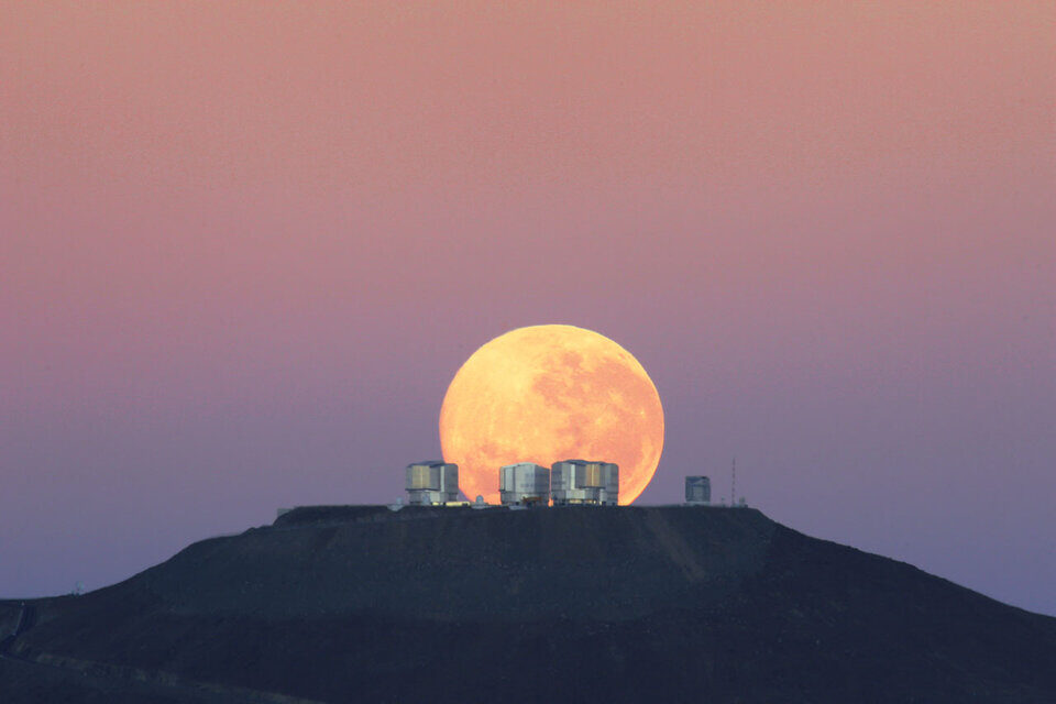 ESO's Very Large Telescope (VLT), Chile