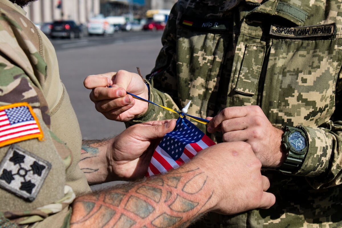 Click to enlarge American flag, Ukraine