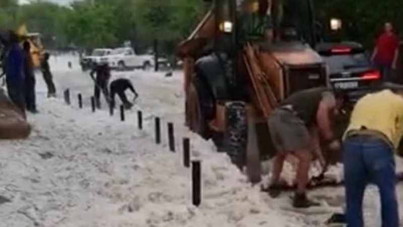 Hailstorm in Meyersdal that caused traffic jams.