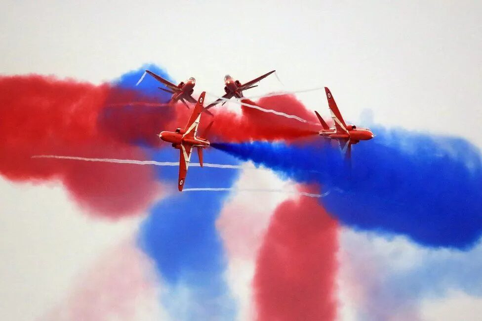 Red Arrows, airplanes, air show