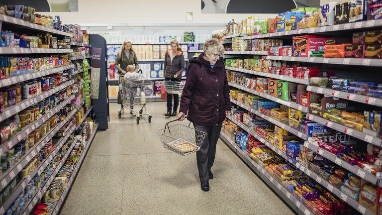 woman shopping, grocery store