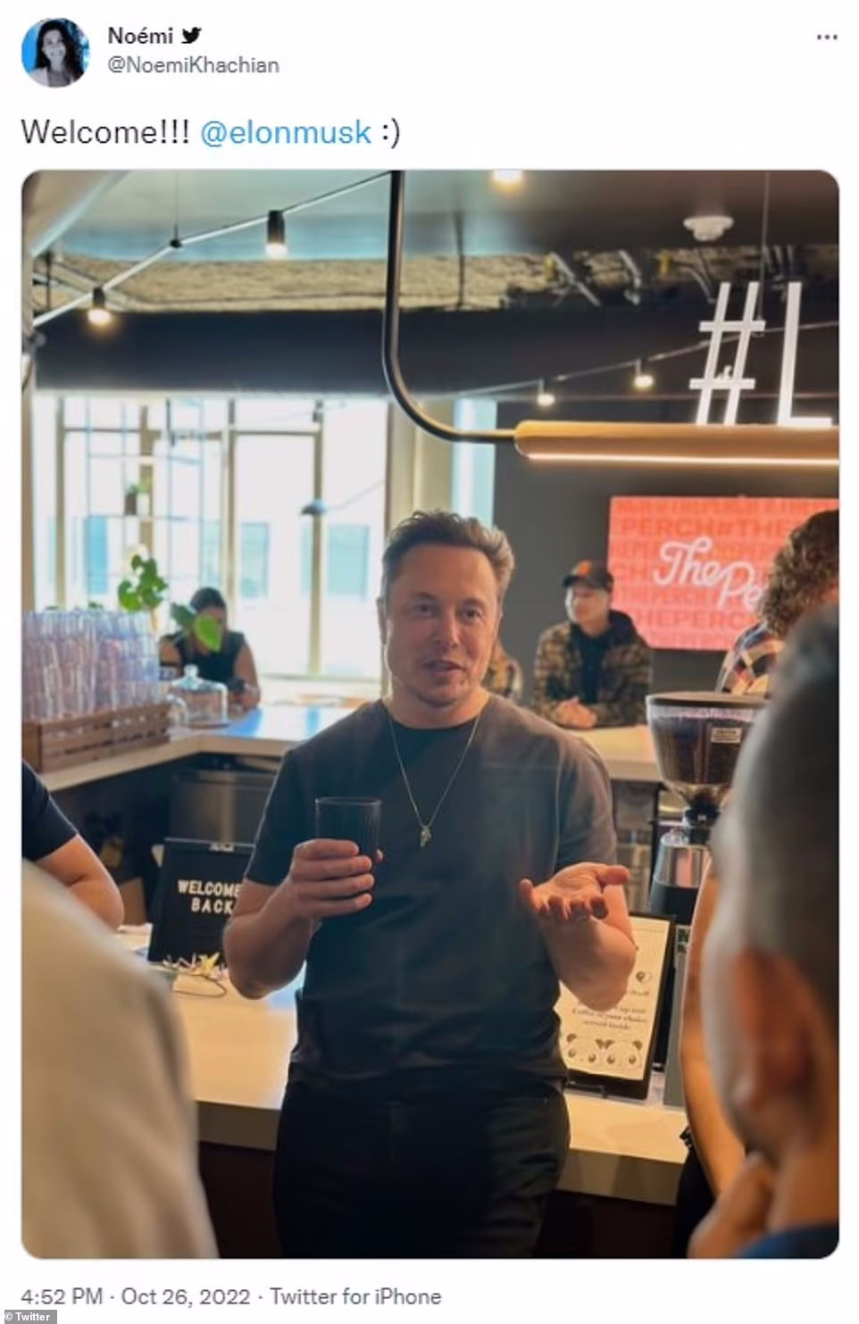 Click to enlarge Elon Musk with twitter employees
