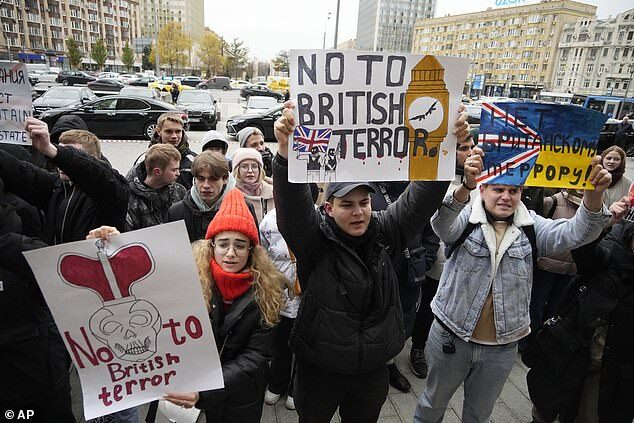 russia protesters britain