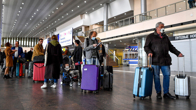 airport travelers
