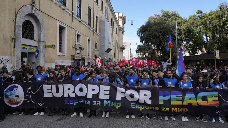 Click to enlarge Europe for peace