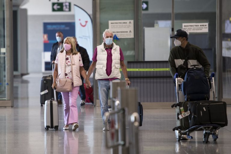 airport masks