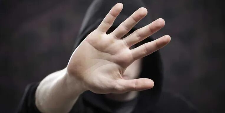hand cover face