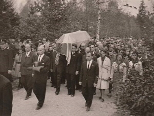 Click to enlarge bandera funeral