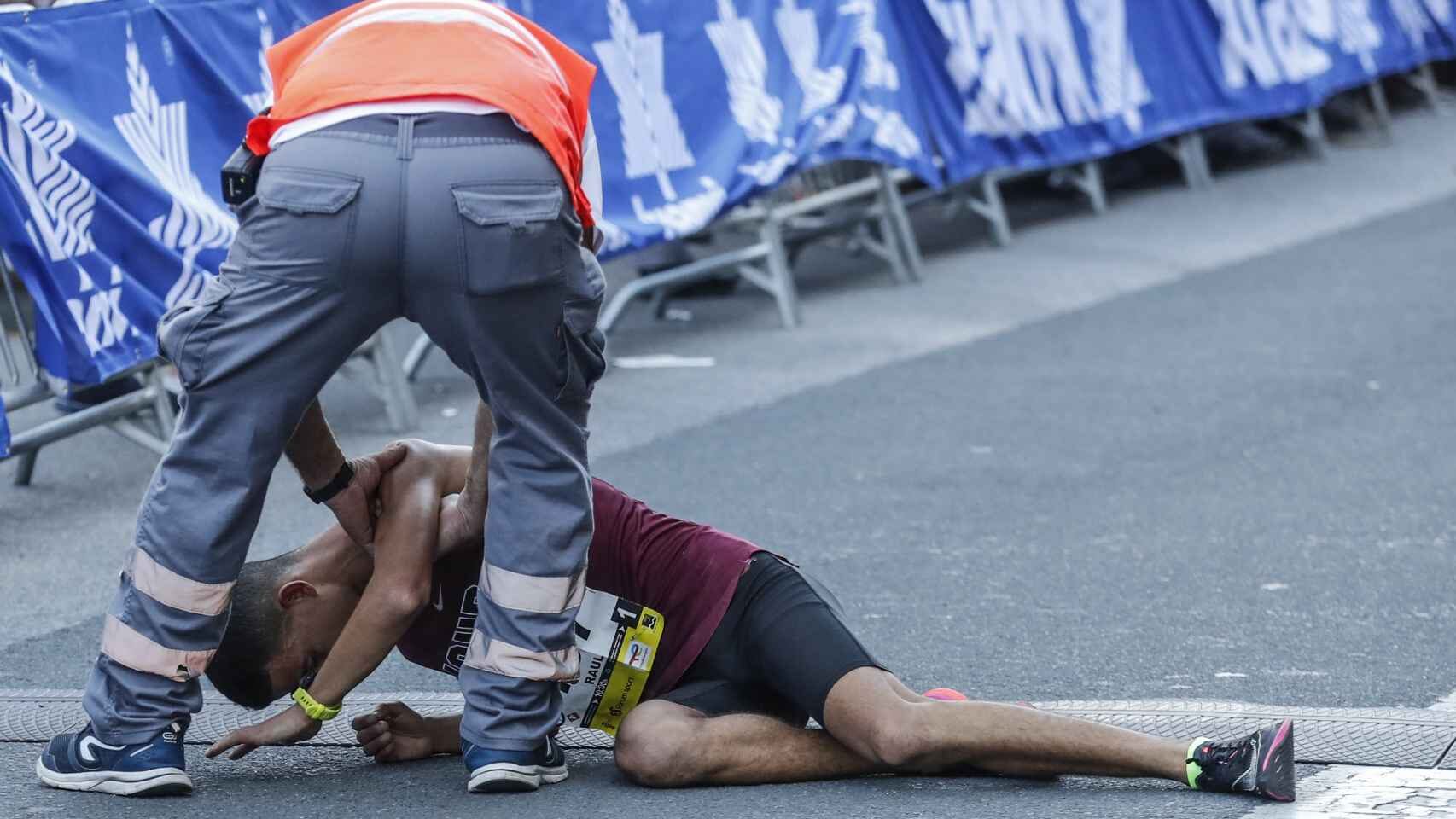 Click to enlarge heart attack runner spain half marathon