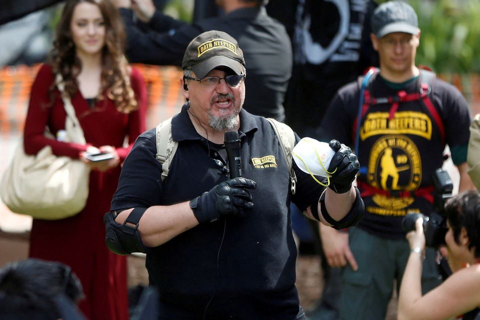 Click to enlarge stewart rhodes oath keepers
