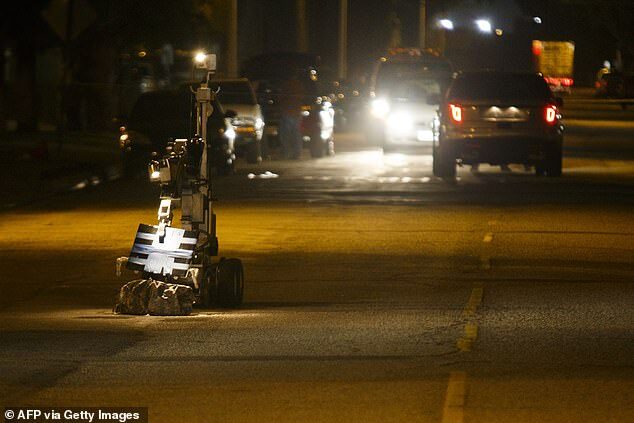 Click to enlarge police robot bomb squad
