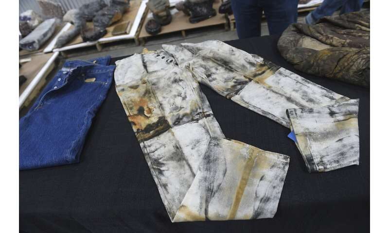 Click to enlarge shipwreck levi jeans gold rush
